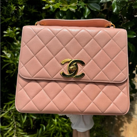 Extremely Rare Vintage Chanel Shoulder Bag with 24k gold plated hardware - Picture 9 of 14